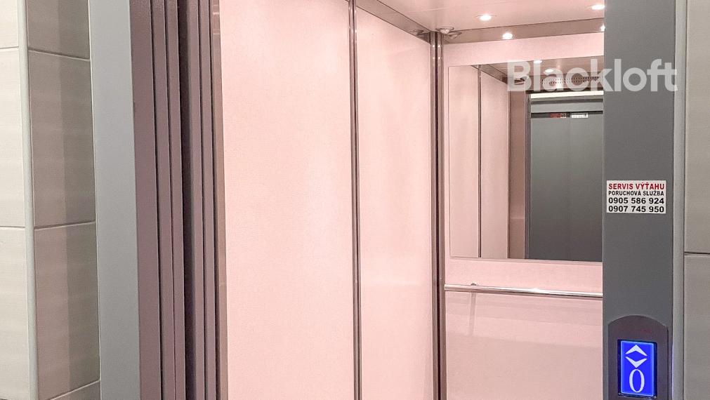 Priestranný 3-izbový byt s dvoma lodžiami